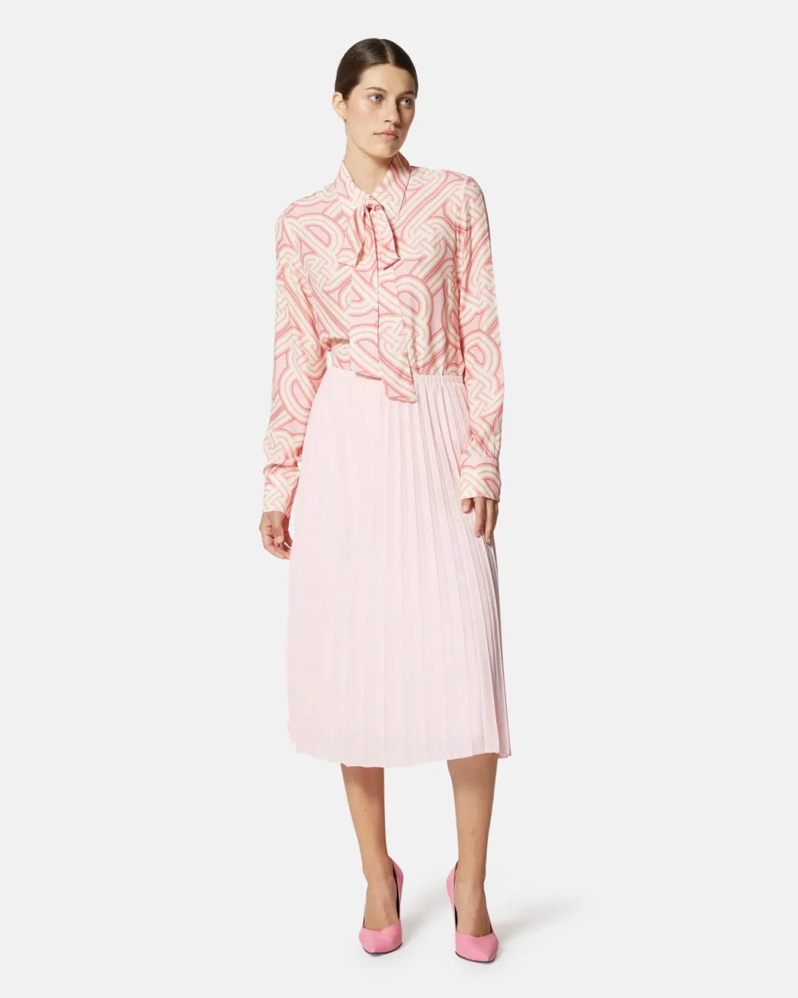 Blouse with geometric printing