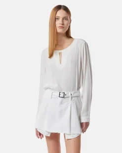Blouse with keyhole neckline