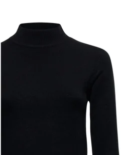 Clean long-sleeved shirt