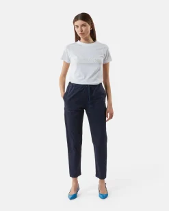 Cotton t-shirt with "effortless" embroidery