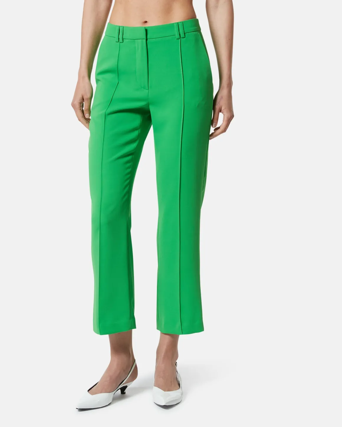 Cropped trousers with central fold