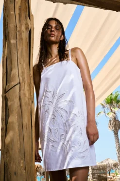 Dress with floral embroidery