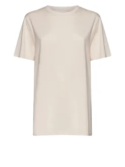 Essential t-shirt with a contemporary design