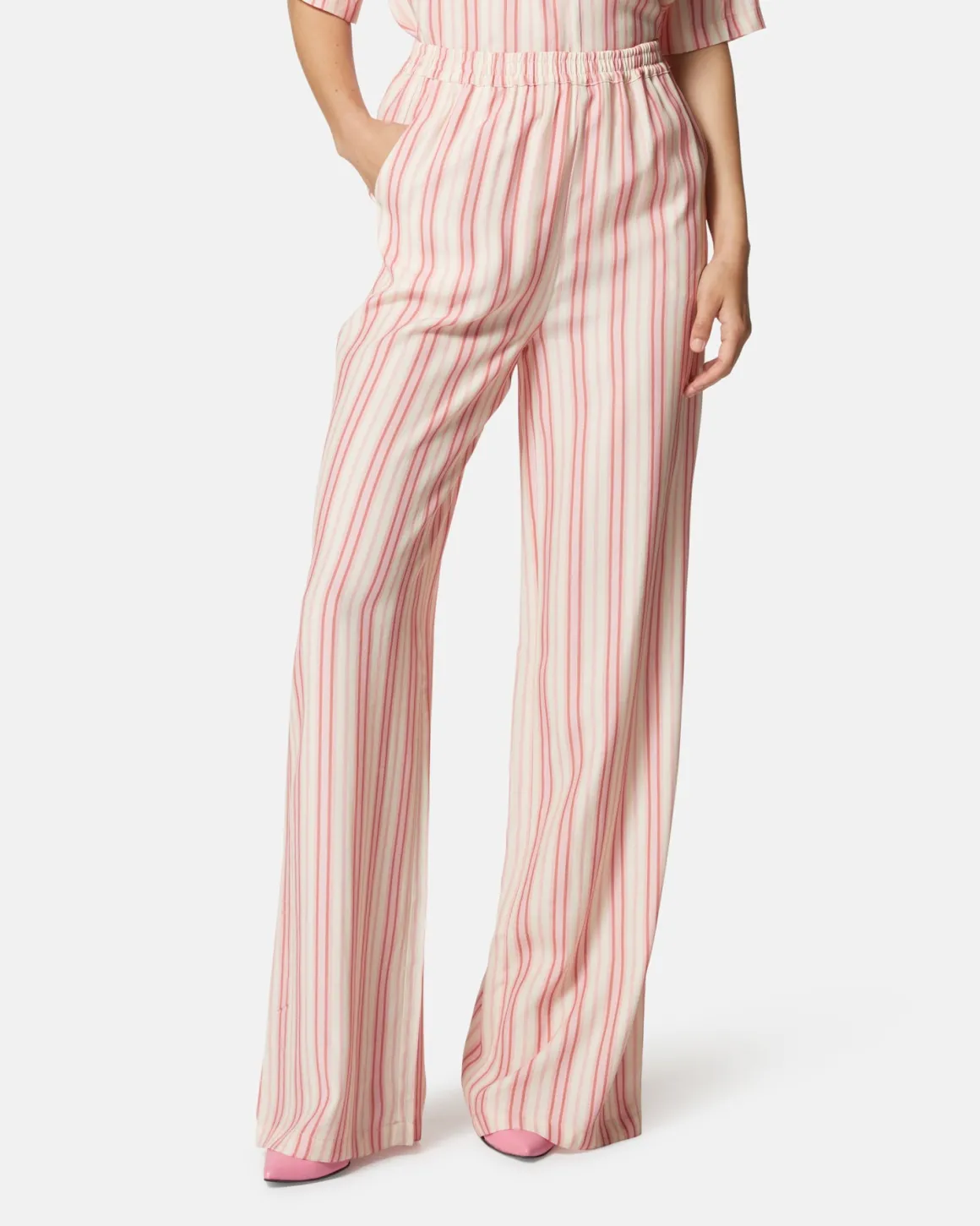 High -waisted trousers with striped print