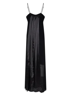 Long dress with thin straps and flowing lines