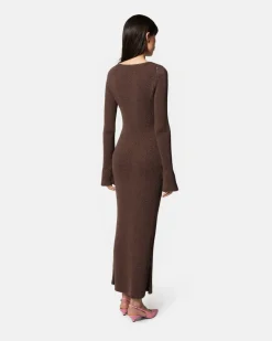 Long pierced long dress