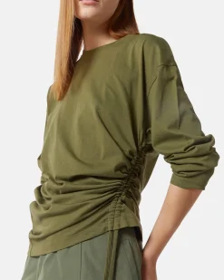 Long sleeve shirt with lateral curl