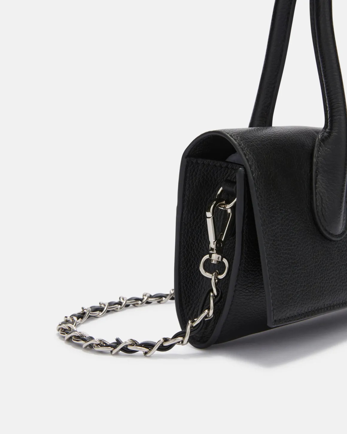 Minimal chic handbag