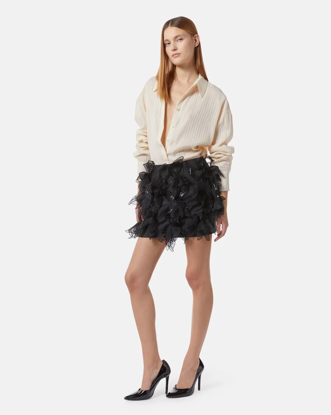 Miniskirt with floral apllications