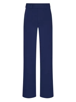 Pants with a tailored cut and clean line