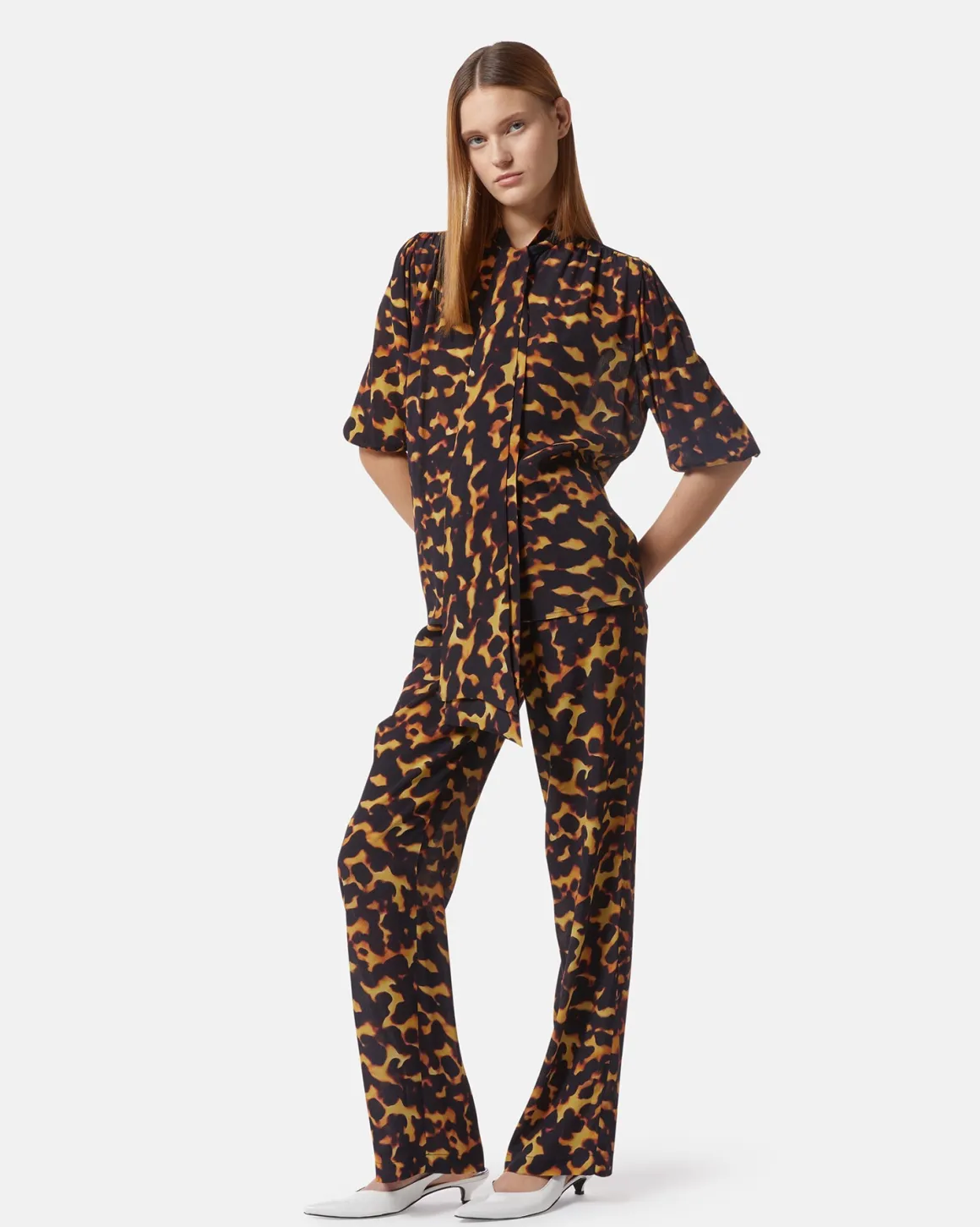 Pants with animal printing