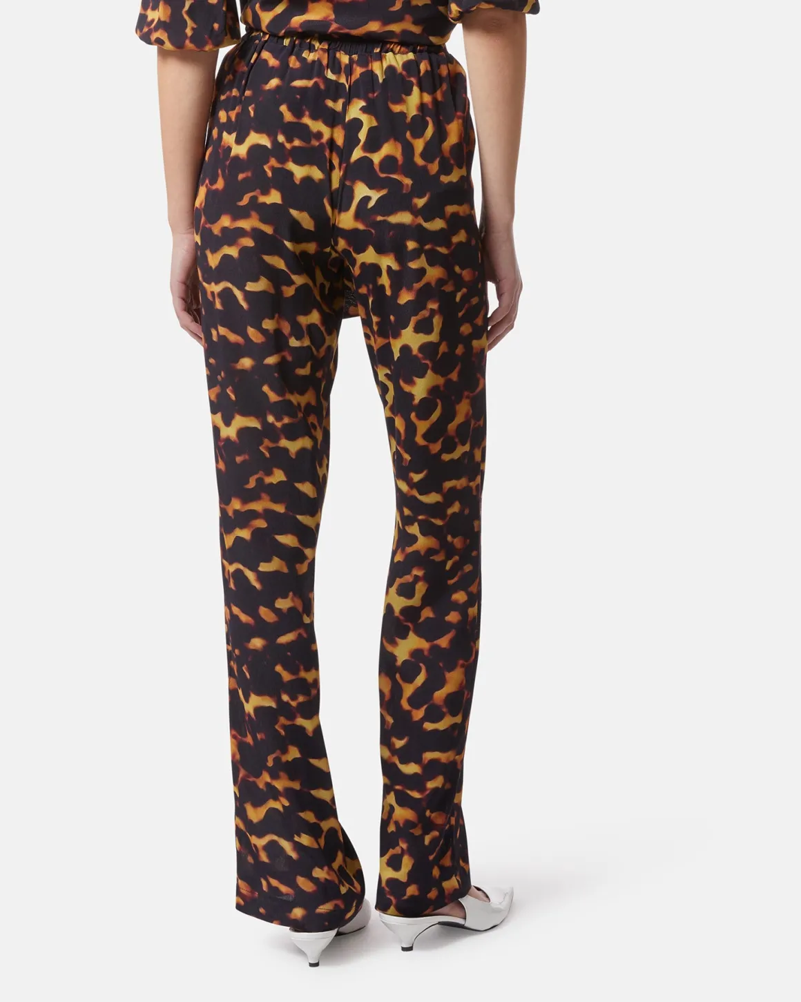 Pants with animal printing