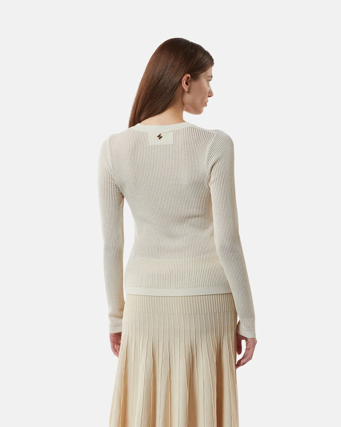 Semi -permanent perforated shirt