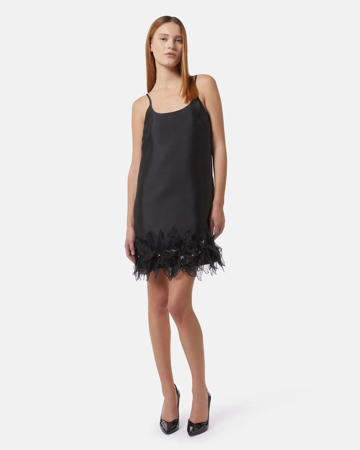 Short dress with floral applications in satin fabric