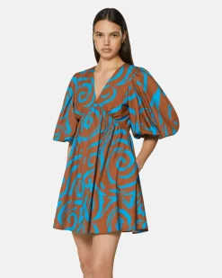 Short dress with V -neck and decorative ruffles