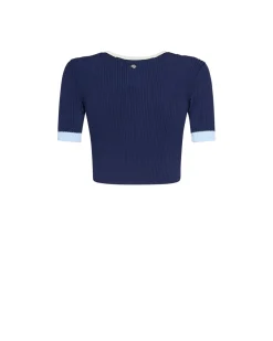 Short-sleeved shirt with contrasting details