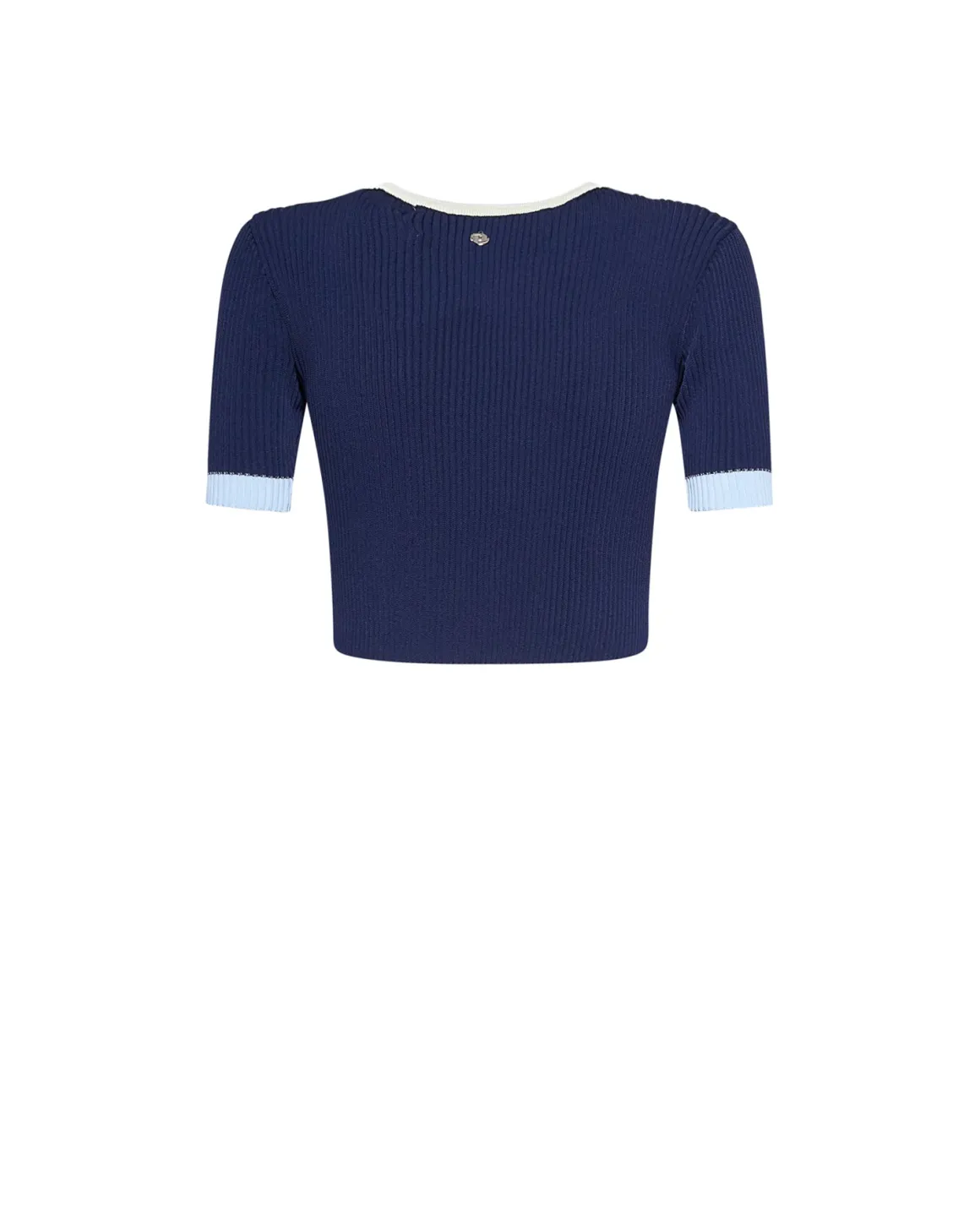 Short-sleeved shirt with contrasting details