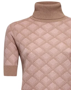 Short-sleeved shirt with diamond pattern