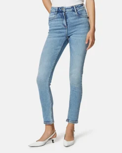 Skinny jeans in denim