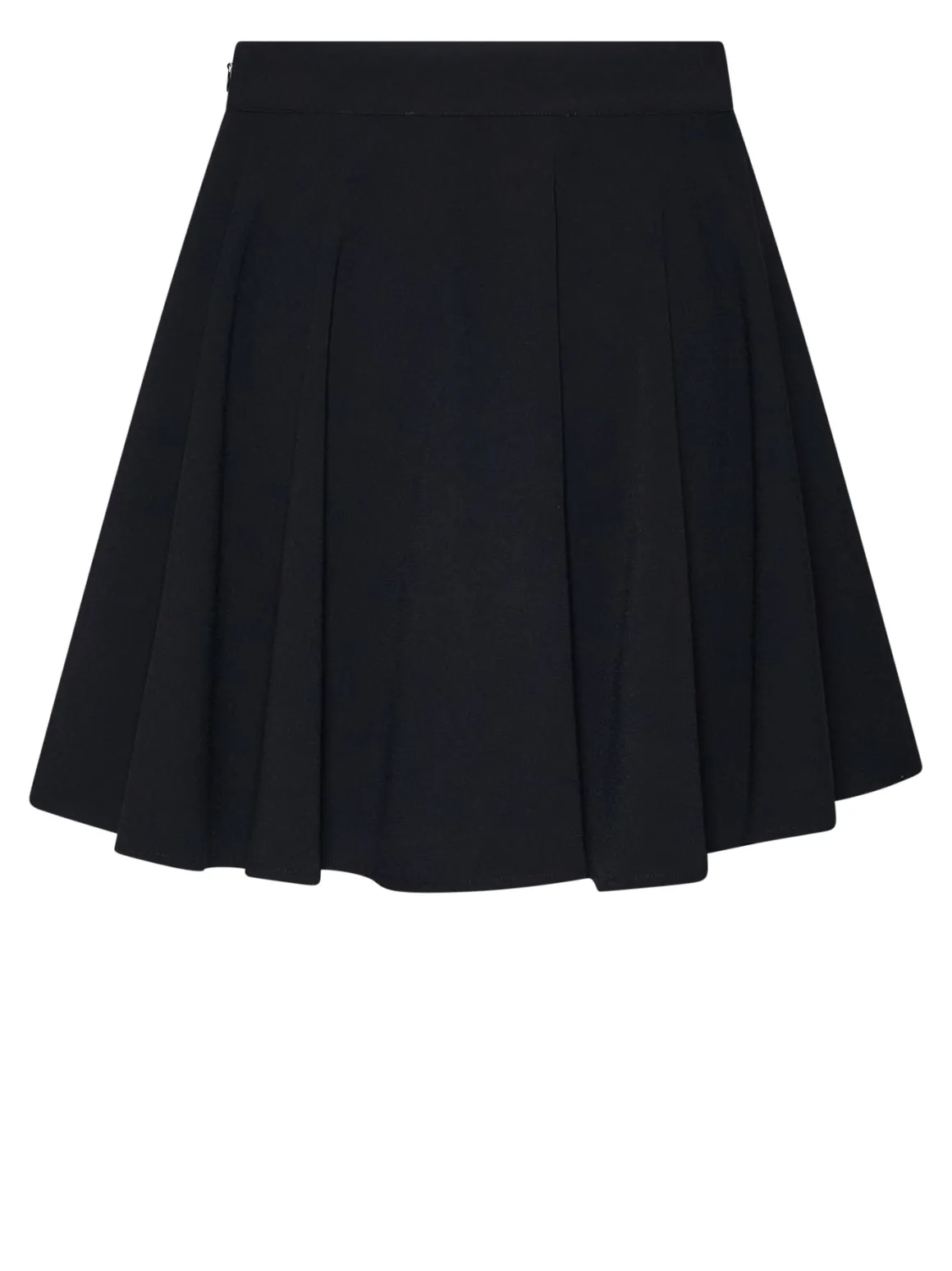 Skirt with pleats and harmonious line