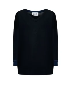 Sweater with contrasting edges
