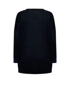 Sweater with contrasting edges