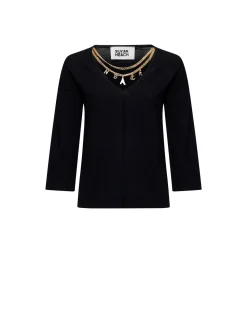Sweater with decorative chain