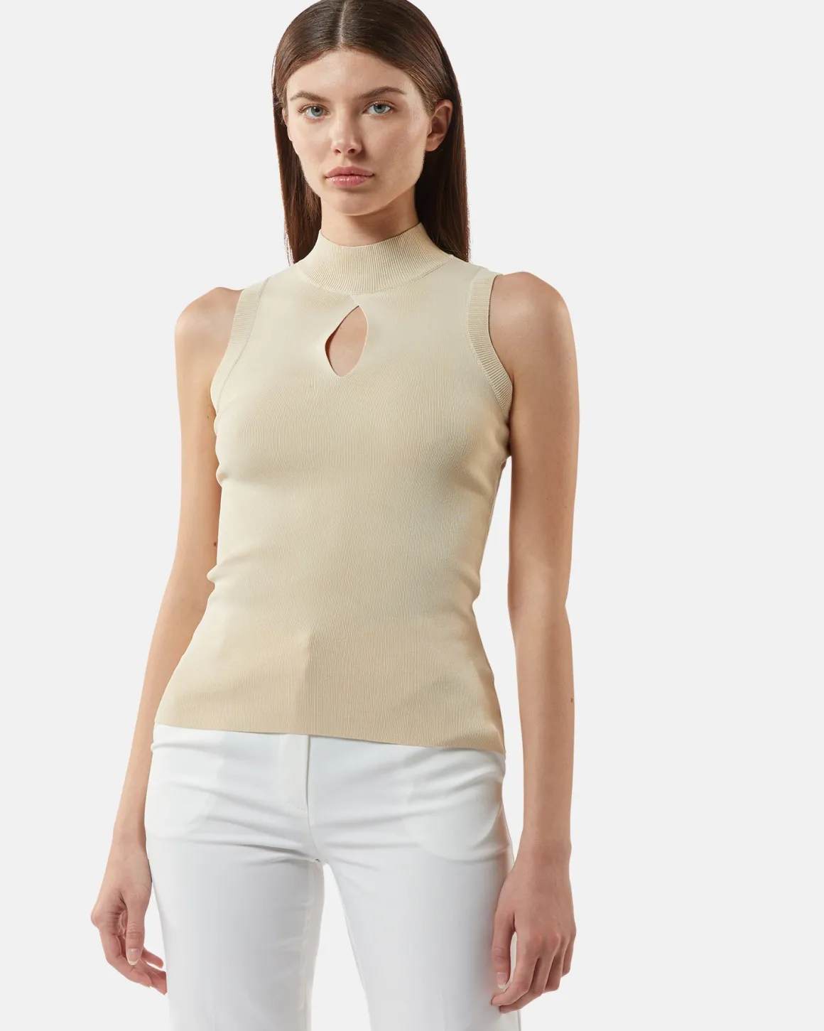 Top shoed in shirt with cut-out