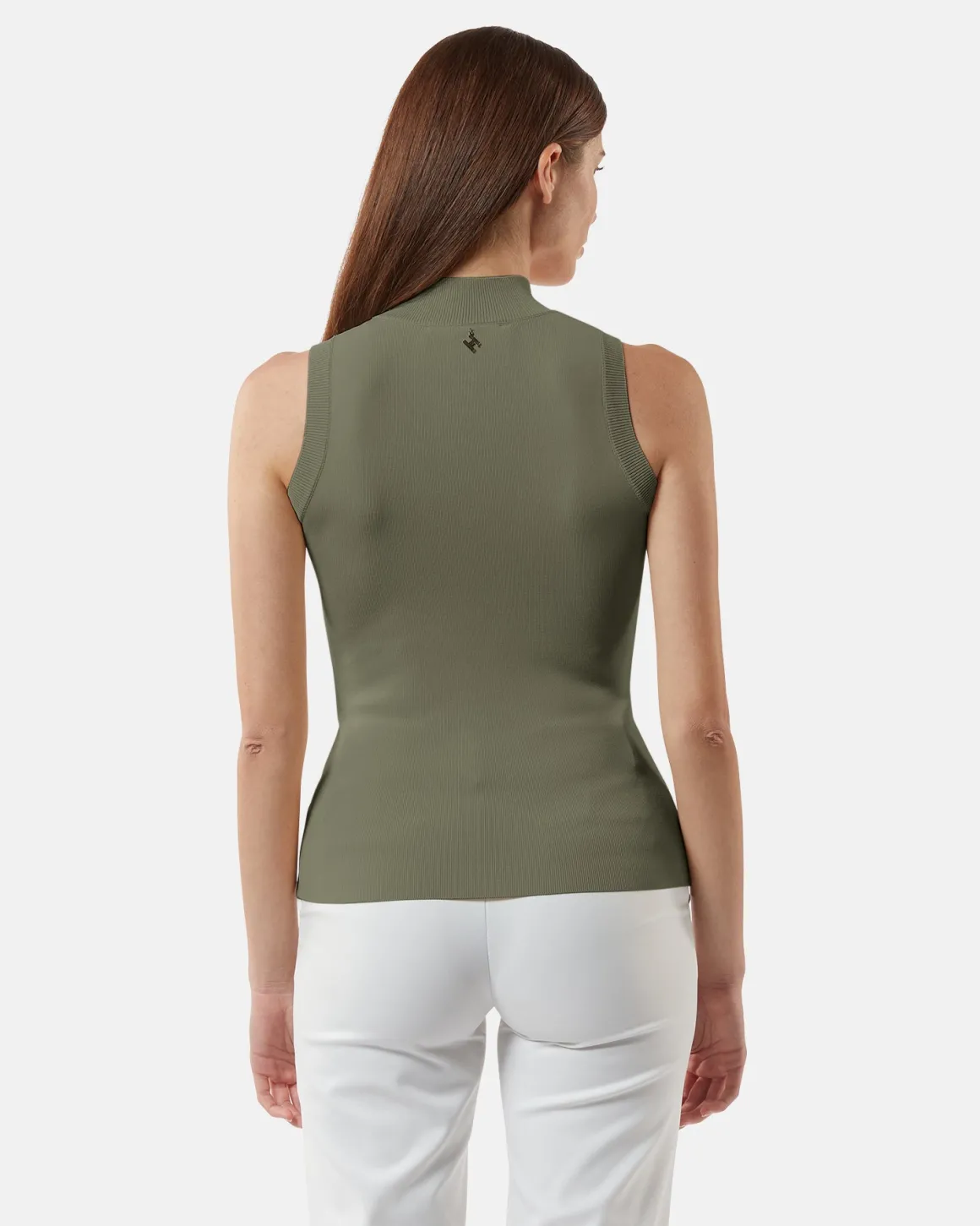 Top shoed in shirt with cut-out