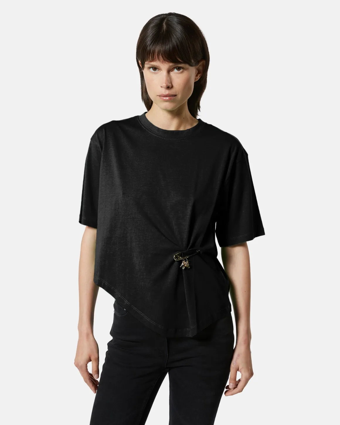 T-shirt with decorative bowl