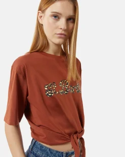 T-shirt with logo and knot
