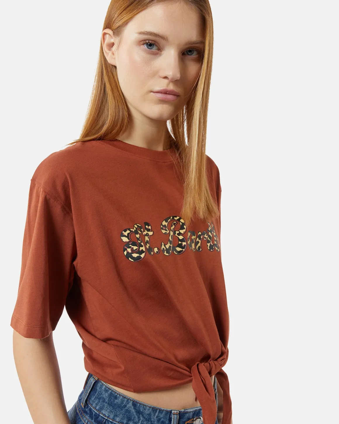 T-shirt with logo and knot