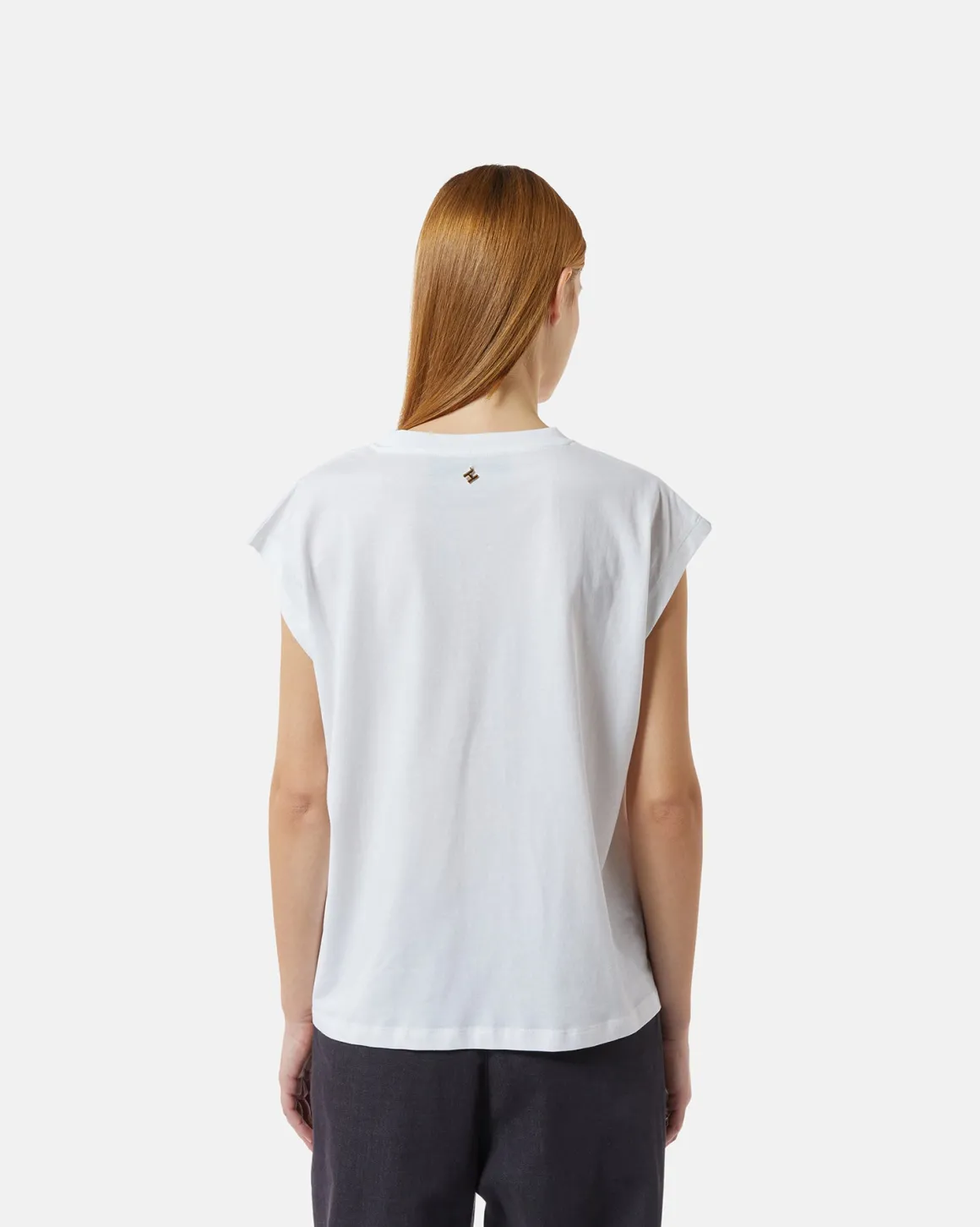 V-neck t-shirt
