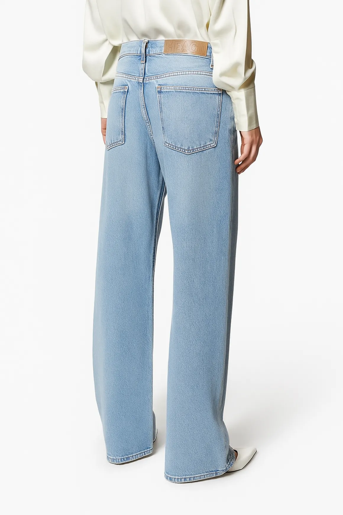 Wide leg jeans in light denim