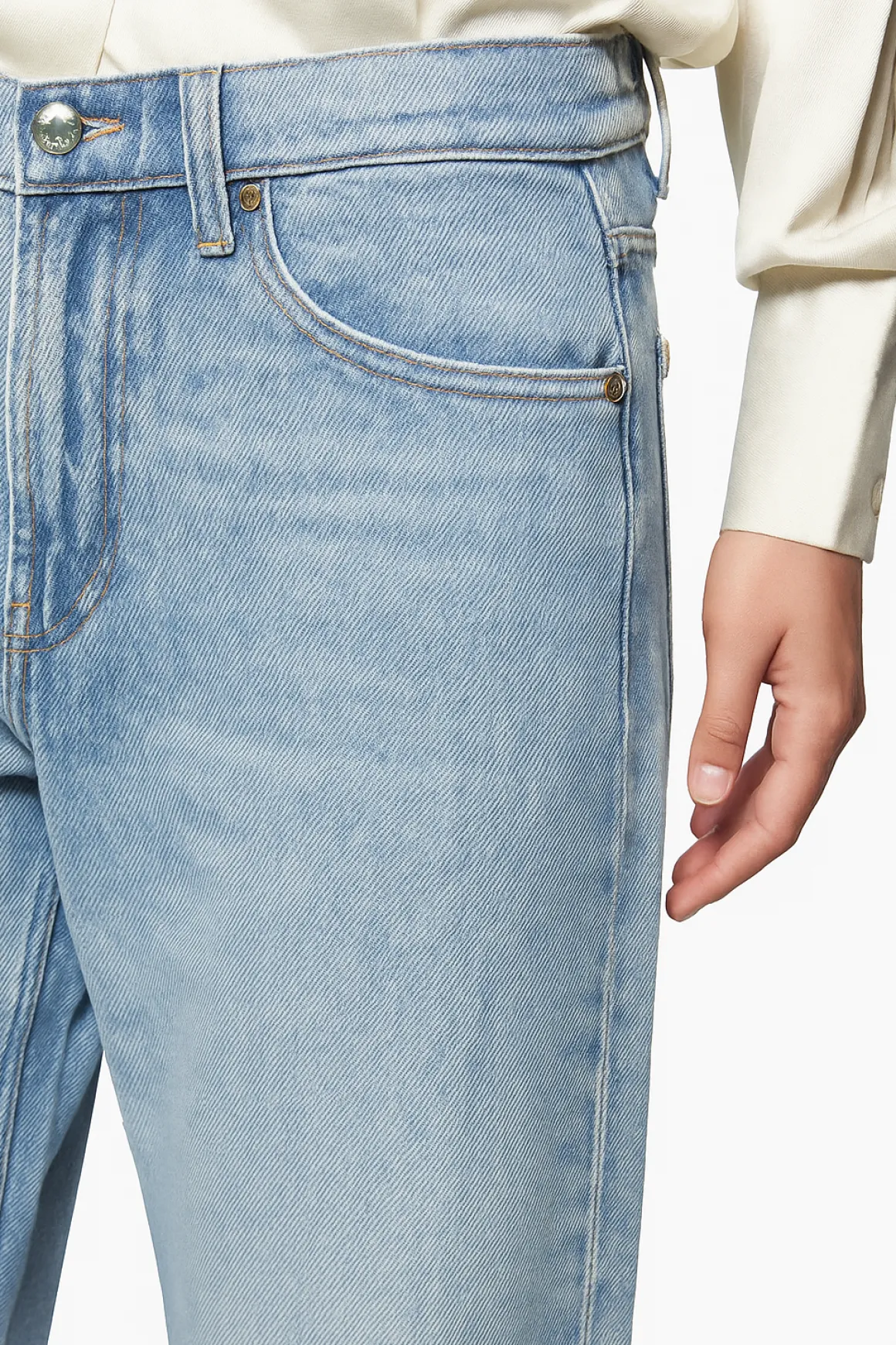 Wide leg jeans in light denim