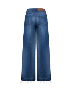 Wide-leg jeans with frayed hem